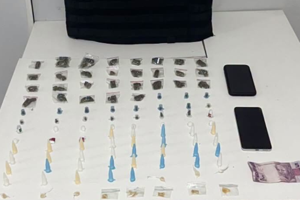 Drogas s&atilde;o apreendidas pela Guarda em evento clandestino no Vilarejo