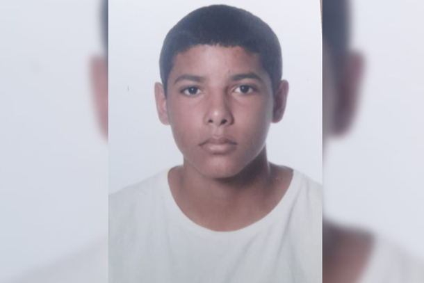 Adolescente de 15 anos desaparece ap&oacute;s sair para ir &agrave; igreja no Vilarejo