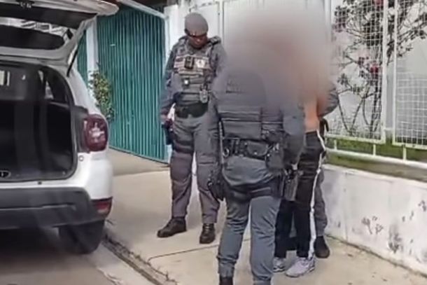 Homem &eacute; preso tentando arrombar ag&ecirc;ncia do INSS no bairro Jacar&eacute;