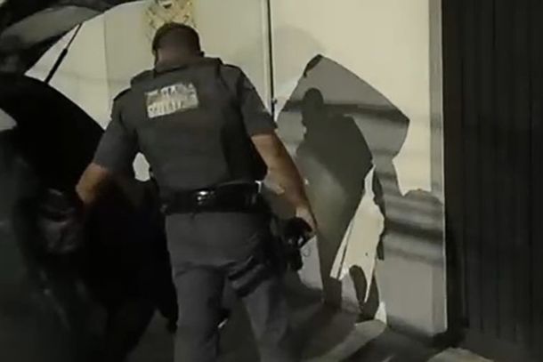 PM prende dois homens com 35 kg de fios furtados da Sabesp em Cabre&uacute;va