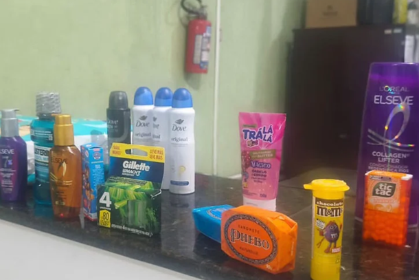 Funcion&aacute;rio &eacute; detido ap&oacute;s suspeita de furto em supermercado de Cabre&uacute;va