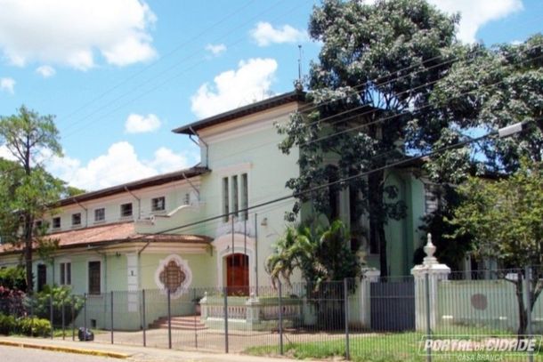 Escola Rubi&atilde;o Junior em Casa Branca