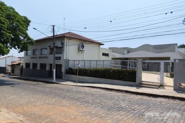 Projeto contra nepotismo recebe parecer favor&aacute;vel da CCJR