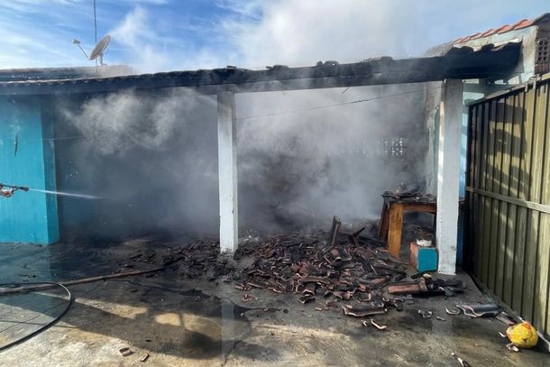 nc&ecirc;ndio atinge garagem de resid&ecirc;ncia no Bela Vista 2 em Casa Branca