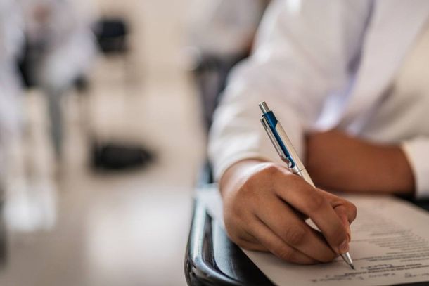 Concurso na regi&atilde;o tem vagas para diferentes n&iacute;veis e sal&aacute;rios de at&eacute; R$ 7,5 mil