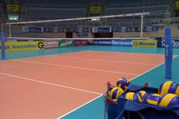 Equipes de voleibol masculino e feminino de C&eacute;u Azul v&atilde;o para as quadras neste fim de semana