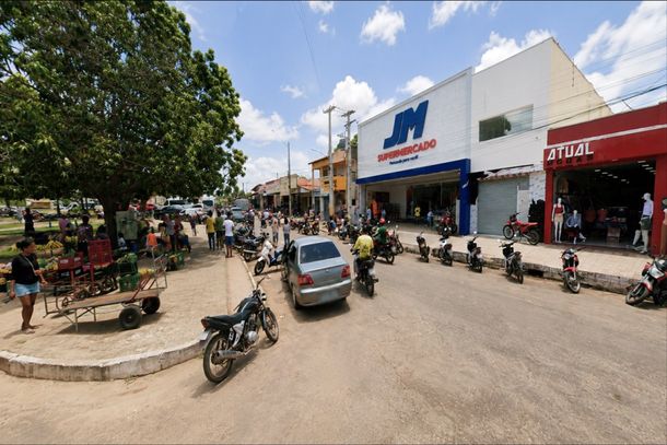 Pra&ccedil;a do Bal&atilde;o, regi&atilde;o central de Coelho Neto