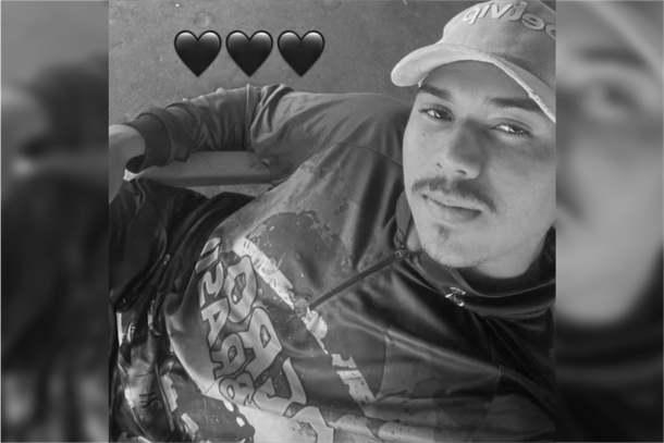 Jo&atilde;o Vitor Teixeira, de 23 anos, v&iacute;tima de acidente com motocicleta