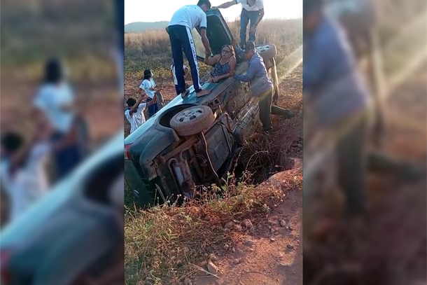 Acidente na estrada que da acesso ao povoado Deserto