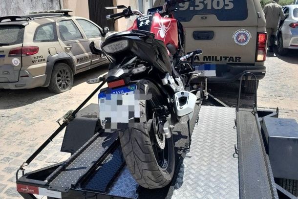 A motocicleta apreendida foi encaminhada para a Delegacia Regional de Alagoinhas