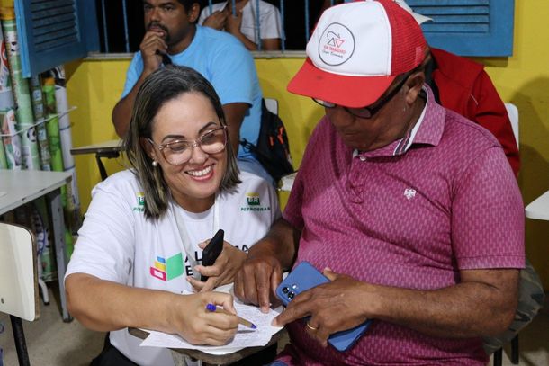 A forma&ccedil;&atilde;o &eacute; voltada para diversos profissionais que atuam no EJA