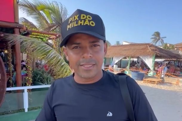 Cantor Andresson Costa visita praias de Conde e compartilha registros