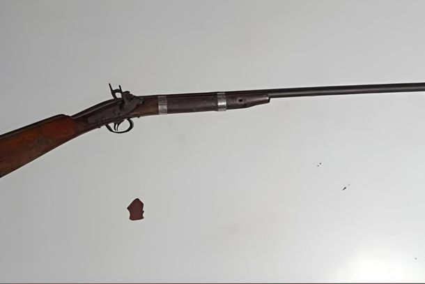 Arma de fogo &eacute; apreendida durante a&ccedil;&atilde;o policial no povado de Coqueiros, em Conde