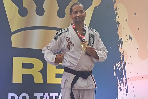   Atleta de Conde conquista ouro em competi&ccedil;&atilde;o de jiu-jitsu em Salvador