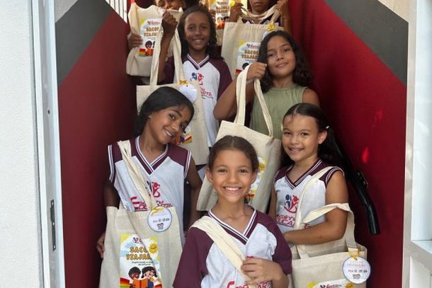 H&aacute;bito de leitura entre crian&ccedil;as &eacute; incentivado por projetos educacionais em Conde