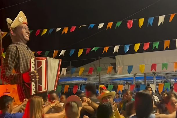 Canta Luiz passa por Conde e leva arte para alunos e comunidade