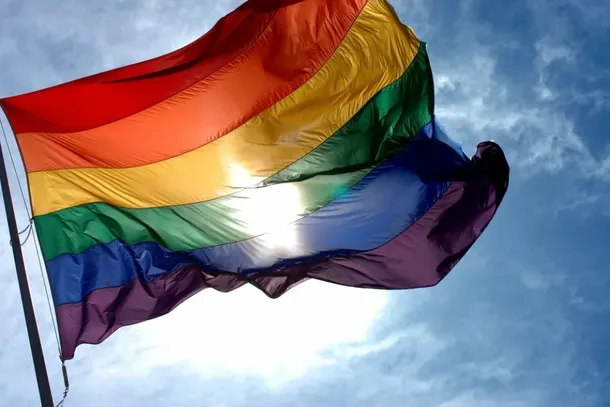Conde garante mudan&ccedil;a gratuita de nome e g&ecirc;nero para pessoas trans