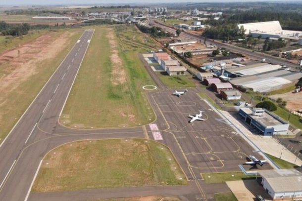 A certifica&ccedil;&atilde;o equipara o aeroporto local aos grandes aeroportos do pa&iacute;s e o torna mais atrativo para as empresas a&eacute;reas, o que ter&aacute; efeitos positivos para a economia e o desenvolvimento local e regional