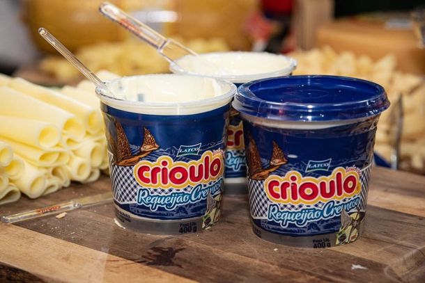 A embalagem especial foi lan&ccedil;ada na noite desta quarta-feira (21), no Museu de Paleontologia de Cruzeiro do Oeste, com direito a degusta&ccedil;&atilde;o do requeij&atilde;o e outros produtos da marca Crioulo