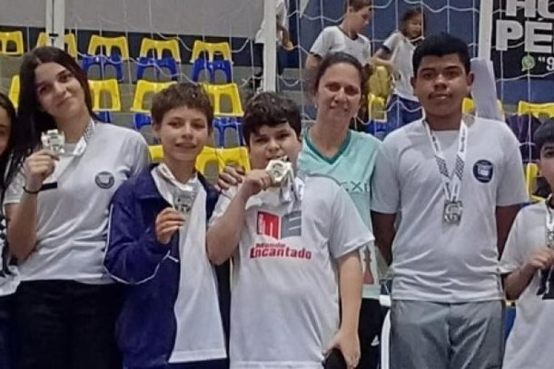 Estudantes de Cruzeiro do Oeste conquistaram medalhas e &oacute;timas coloca&ccedil;&otilde;es na 3&ordf; etapa do CREXE em P&eacute;rola.