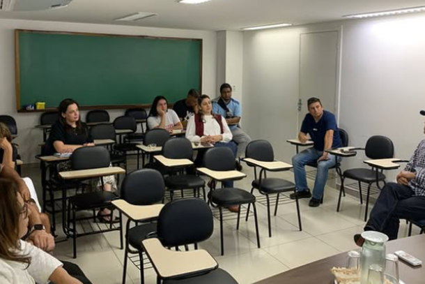 Autoridades e professores de Cruzeiro do Oeste definem regulamento dos Jogos Escolares 2025.