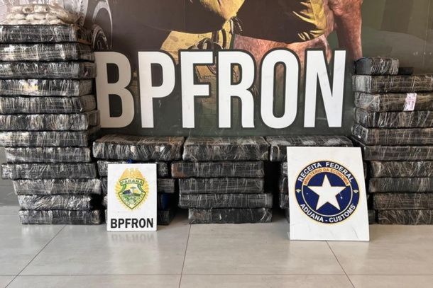 Carga com mais de 330 kg de drogas foi apreendida na PR-323 durante opera&ccedil;&atilde;o conjunta entre BPFron e Receita Federal.