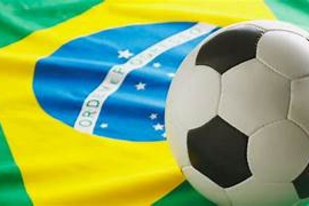 Hoje tem Brasil em campo! Jogo duro contra a Esc&oacute;cia pela Copa do Mundo &mdash; e a torcida j&aacute; est&aacute; ligada em cada lance.