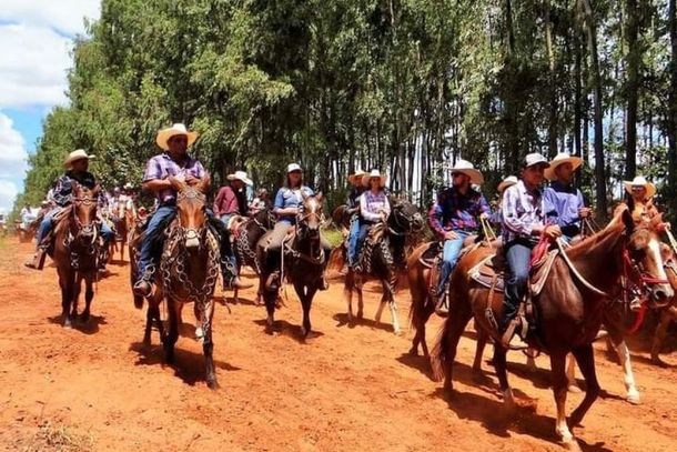 Cavaleiros, m&uacute;sica sertaneja e tradi&ccedil;&atilde;o prometem movimentar Xambr&ecirc; durante a grande cavalgada deste fim de semana.