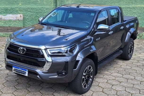 Caminhonete Toyota Hilux furtada em Umuarama mobiliza investiga&ccedil;&atilde;o da Pol&iacute;cia Civil ap&oacute;s crime ocorrido durante aus&ecirc;ncia do propriet&aacute;rio.