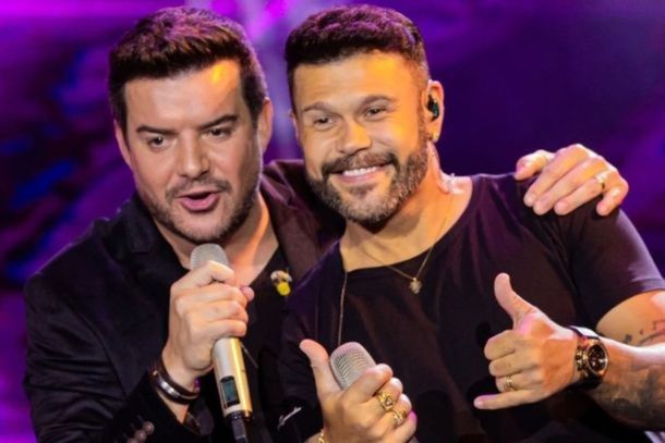 Hoje &eacute; dia de Marcos e Belutti em Umuarama! A dupla sertaneja sobe ao palco &agrave;s 22h na Pra&ccedil;a Santos Dumont em um mega show gratuito pelos 71 anos da cidade.