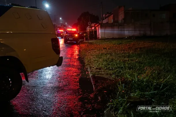 Opera&ccedil;&atilde;o da Rone em Umuarama terminou com apreens&atilde;o de armas, drogas e anota&ccedil;&otilde;es do tr&aacute;fico ap&oacute;s confronto armado.