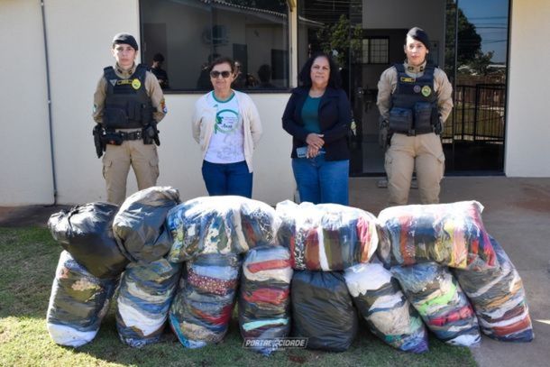 Um simples pedido de ajuda deu origem a uma grande corrente de solidariedade. A campanha da Patrulha Escolar arrecadou centenas de roupas que agora ser&atilde;o destinadas a fam&iacute;lias e entidades assistenciais de Umuarama.