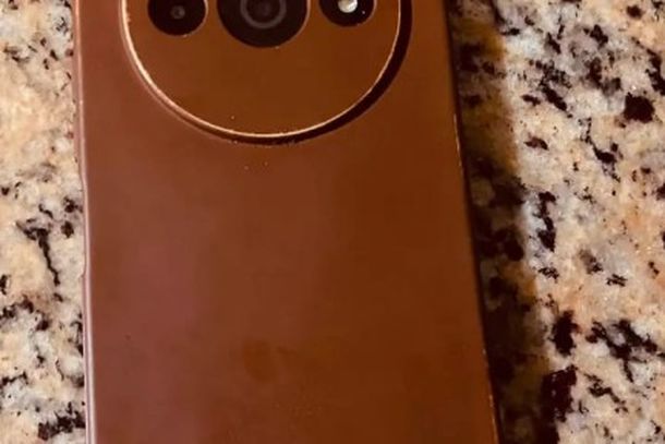 Celular encontrado na esquina das ruas Lindolfo Monteiro e Timoneira. O aparelho ser&aacute; entregue apenas ao propriet&aacute;rio que comprovar a posse informando a senha. Informa&ccedil;&otilde;es: (44) 99986-9666.