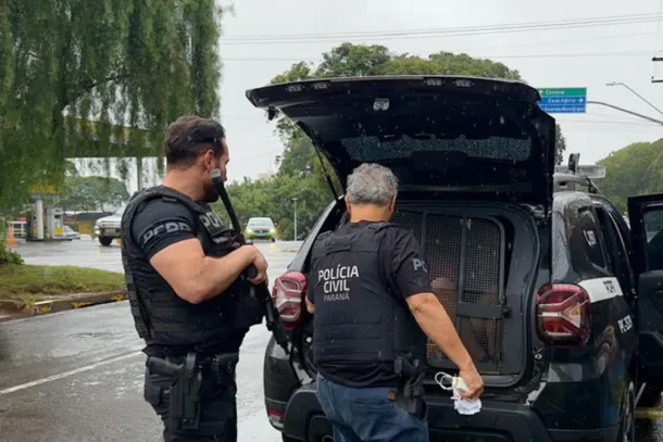 A Pol&iacute;cia Civil cumpriu, em Umuarama, um mandado de pris&atilde;o definitiva contra um homem condenado a 12 anos e 6 meses de pris&atilde;o pelo crime de estupro de vulner&aacute;vel. A condena&ccedil;&atilde;o &eacute; resultado de investiga&ccedil;&otilde;es iniciadas em 2021 sobre abusos ocorridos em Cruzeiro do Oeste.
