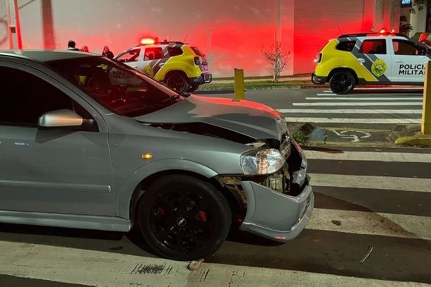 Discuss&atilde;o entre motoristas terminou em acidente, agress&otilde;es e pris&atilde;o por embriaguez ao volante na madrugada desta segunda-feira, em Umuarama.