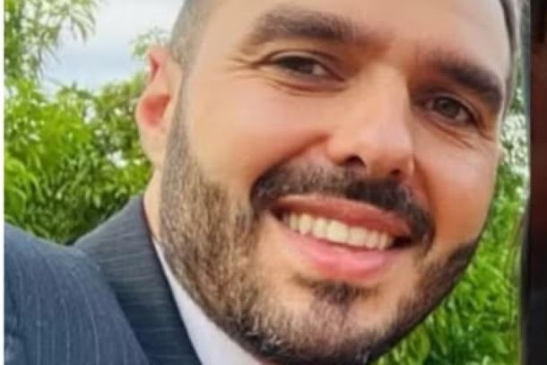 Cruzeiro do Oeste lamenta a morte do empres&aacute;rio Michael Zachytko Cavalcante, propriet&aacute;rio do Supermercado Fam&iacute;lia L&uacute;cia, v&iacute;tima do atentado ocorrido em Campo Mour&atilde;o. Amigos, clientes e familiares prestam homenagens e manifestam solidariedade &agrave; fam&iacute;lia.