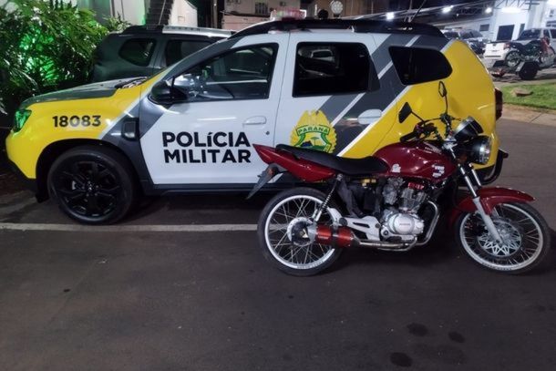 Moto Honda CG Titan foi recuperada pela Pol&iacute;cia Militar ap&oacute;s abordagem na PR-082, em Douradina. Adolescente de 15 anos foi apreendido e encaminhado &agrave; delegacia.