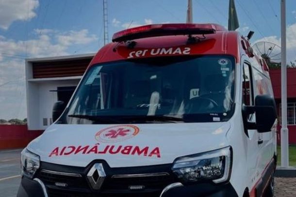 Acidente entre uma Honda Biz e um Ford Fusion deixou danos materiais no cruzamento das ruas Santa Catarina e Atleta Le&ocirc;nidas da Silva, em Cruzeiro do Oeste. Ocorr&ecirc;ncia n&atilde;o possui imagens.