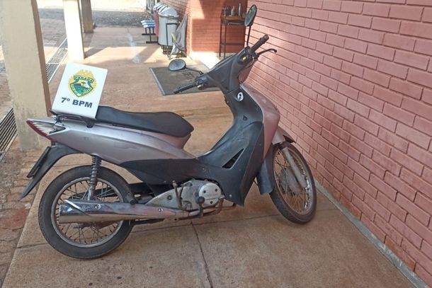 Fiscaliza&ccedil;&atilde;o no centro de Cruzeiro do Oeste terminou com uma Honda Biz recolhida ao P&aacute;tio do DETRAN/PR ap&oacute;s diversas irregularidades.
