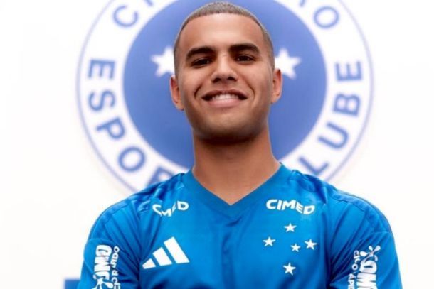 Natural de Umuarama, Jo&atilde;o Costa chega ao Cruzeiro ap&oacute;s construir carreira com passagens por grandes clubes, Europa, Ar&aacute;bia Saudita e Sele&ccedil;&atilde;o Brasileira Sub-20.