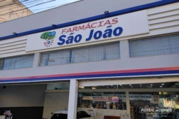 O Dia dos Pais est&aacute; chegando! Na Farm&aacute;cia S&atilde;o Jo&atilde;o voc&ecirc; encontra livros, eletr&ocirc;nicos, itens Stanley, kits para presente e muito mais com ofertas especiais at&eacute; 9 de agosto. Aproveite e escolha o presente ideal para quem sempre esteve ao seu lado.