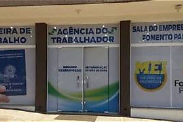 Empresa est&aacute; contratando motorista de &ocirc;nibus para atuar em Cruzeiro do Oeste. A vaga exige CNH D ou E, curso EAR/Coletivo e experi&ecirc;ncia na fun&ccedil;&atilde;o.