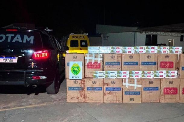 Pol&iacute;cia Militar apreendeu quase 12 mil ma&ccedil;os de cigarros contrabandeados, arma, muni&ccedil;&otilde;es e dinheiro durante a&ccedil;&atilde;o em Perobal.