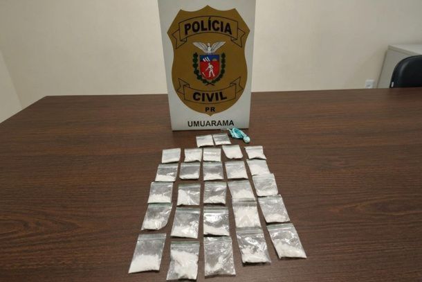 Pol&iacute;cia Civil apreendeu cerca de 37 gramas de coca&iacute;na divididas em 28 envelopes durante abordagem no Jardim Top&aacute;zio, em Umuarama.