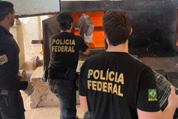 Pol&iacute;cia Federal realizou a quinta incinera&ccedil;&atilde;o de drogas do ano em Gua&iacute;ra, com mais de 10 toneladas de entorpecentes destru&iacute;das.
