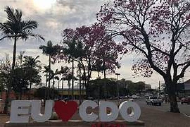 Quarta-feira de tempo inst&aacute;vel em Cruzeiro do Oeste! A previs&atilde;o indica chuva, com temperaturas entre 12&deg;C e 22&deg;C ao longo do dia.