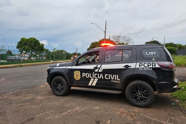 A Pol&iacute;cia Civil do Paran&aacute; cumpriu um mandado de pris&atilde;o relacionado &agrave; regress&atilde;o de regime penal. A abordagem ocorreu na PR-323, em Umuarama, durante a&ccedil;&atilde;o da equipe da 17&ordf; Delegacia Regional de Pol&iacute;cia de Cruzeiro do Oeste.