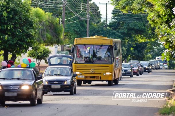 A carreata contou com a participa&ccedil;&atilde;o de centenas de fi&eacute;is. 