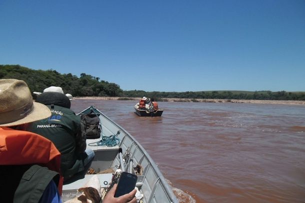 A equipe do Instituto segue em fiscaliza&ccedil;&atilde;o nos rios Iva&iacute;, Paran&aacute; e Paranapanema por conta da proibi&ccedil;&atilde;o da pesca predat&oacute;ria.