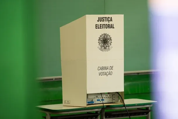  Do total de 7.043 eleitores aptos, 5.824 foram votar.